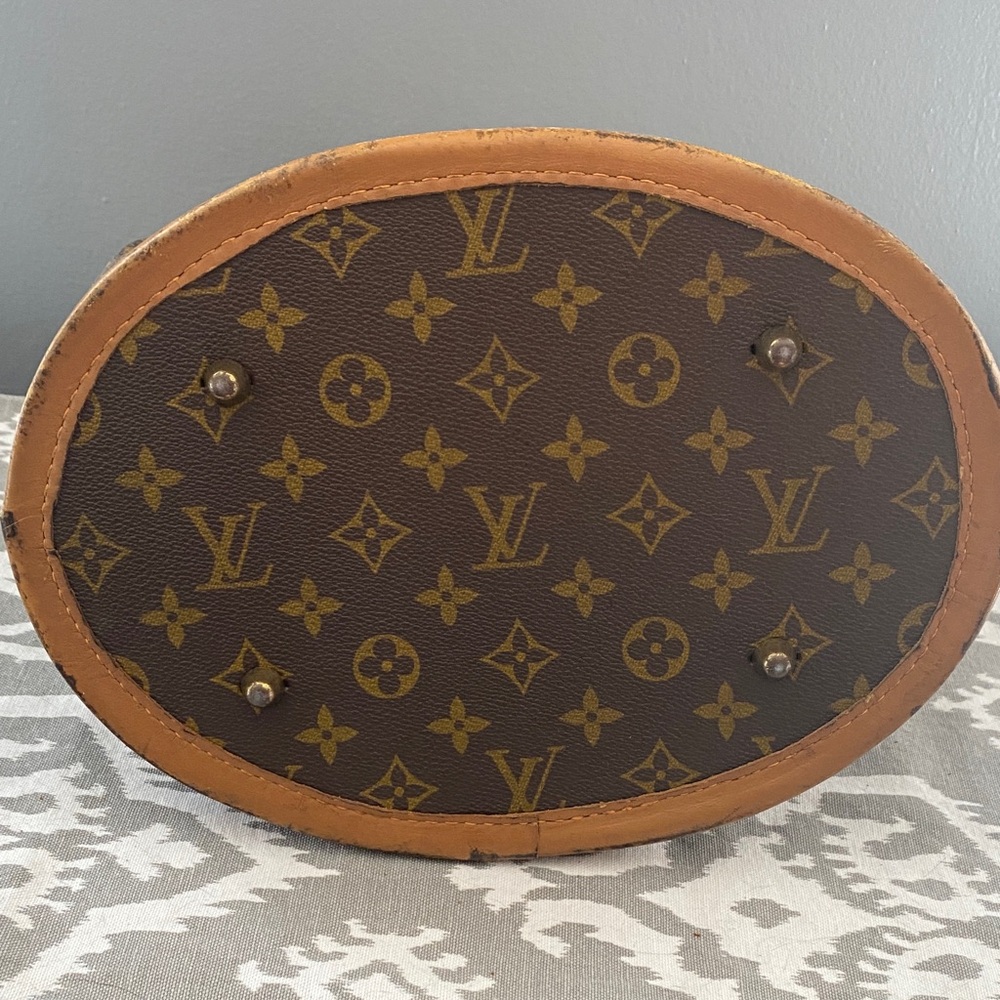 Louis Vuitton Monogram Bucket Shoulder Bag w/COA and Dust Bag - Picture 7 of 12